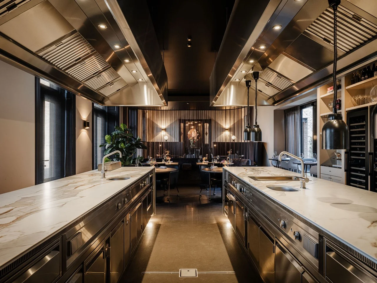 07 RESTAURANT ODE - PETER BAAS Large